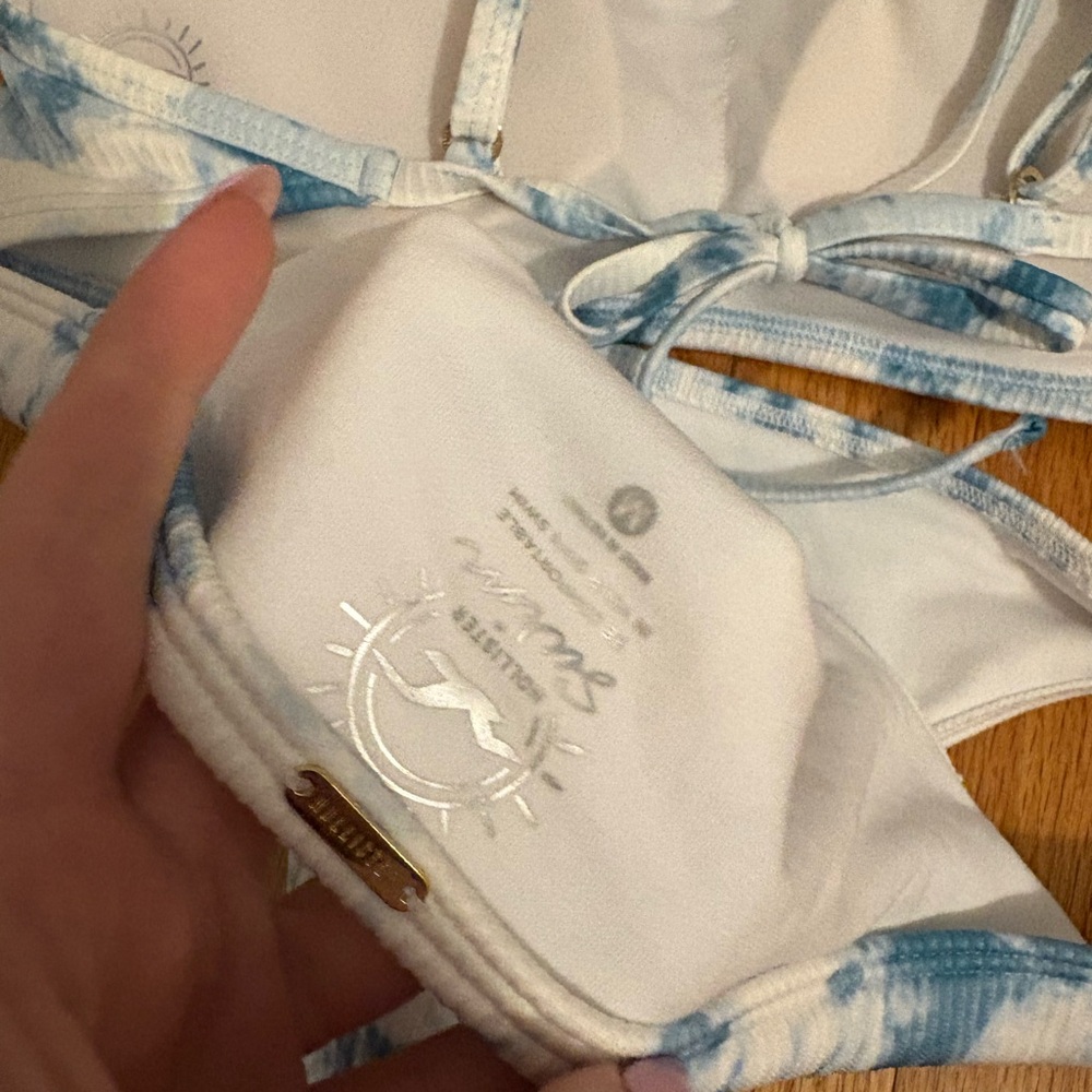 Hollister Bikini Set - Picture 3 of 5